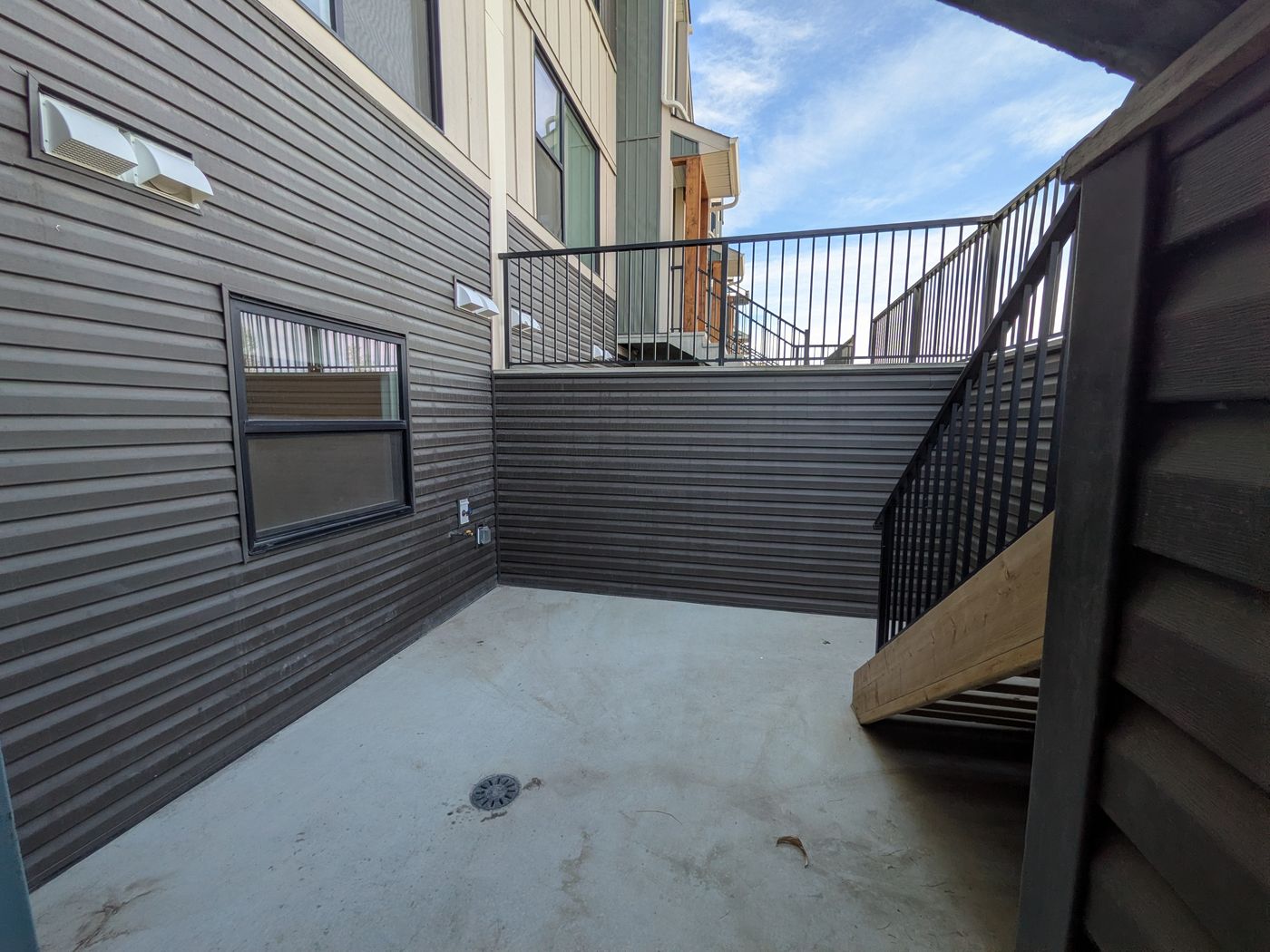 Courtyard and private entrance