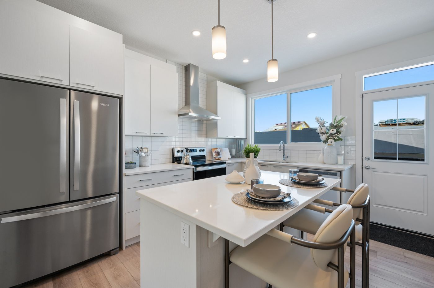 Upper suite kitchen with island seating